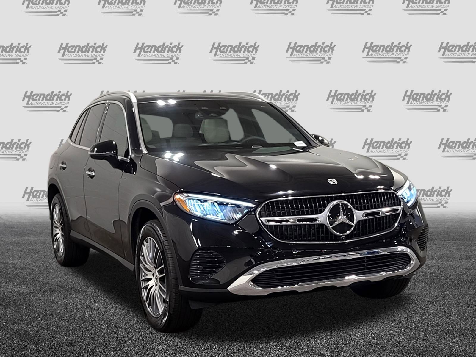 New 2026 Mercedes-Benz GLC 300 image 2