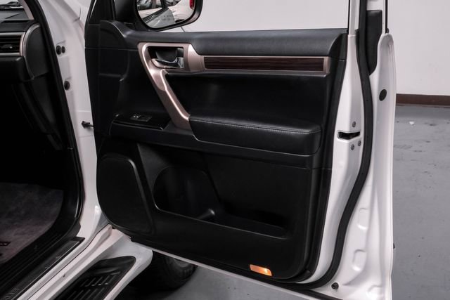 Used 2015 Lexus GX 460 w/ Navigation Package image 40