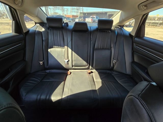 Used 2018 Honda Accord Touring image 21
