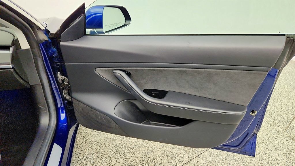 Used 2018 Tesla Model 3 Long Range RWD image 30