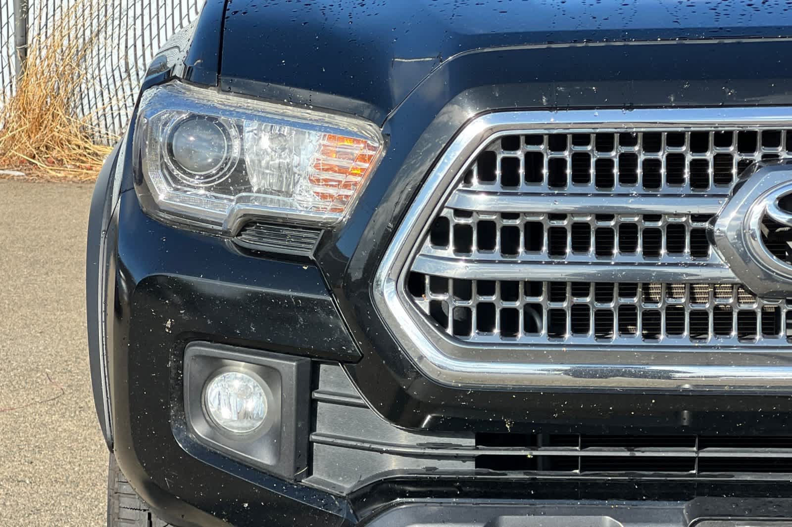 Used 2016 Toyota Tacoma TRD Off-Road w/ Towing Package AWD/4WD image 17
