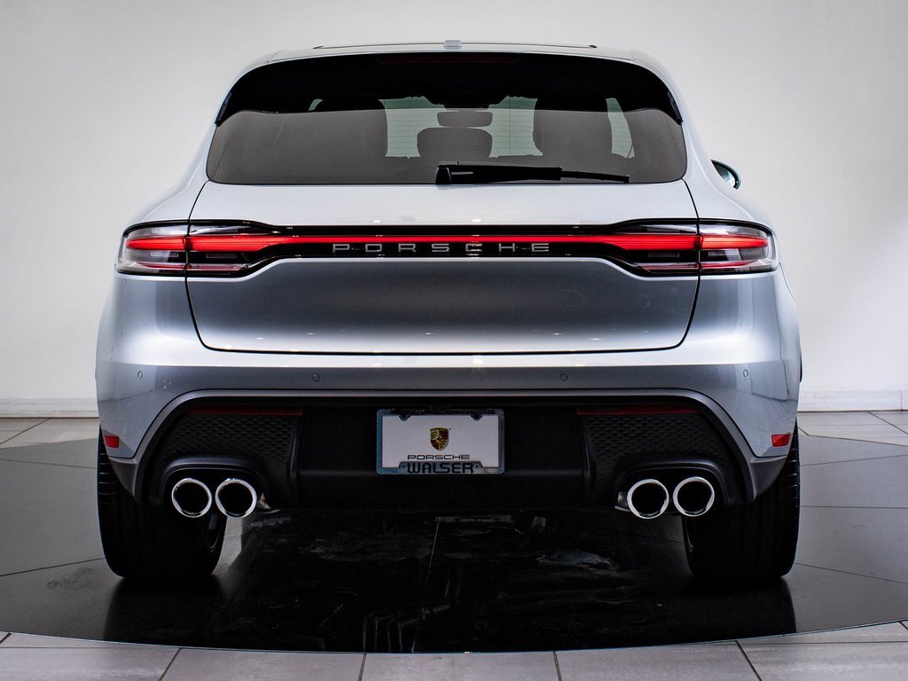 Certified 2025 Porsche Macan image 7