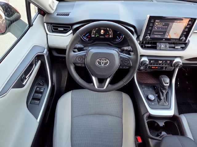 Used 2019 Toyota RAV4 Limited w/ Limited Grade Weather Package AWD/4WD image 4
