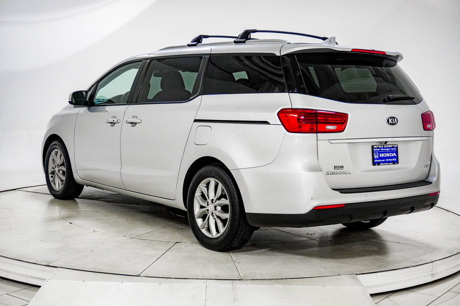 Used 2019 Kia Sedona EX FWD image 6