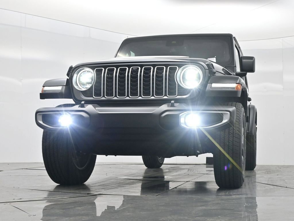 New 2025 Jeep Wrangler Sahara w/ Safety Group image 28