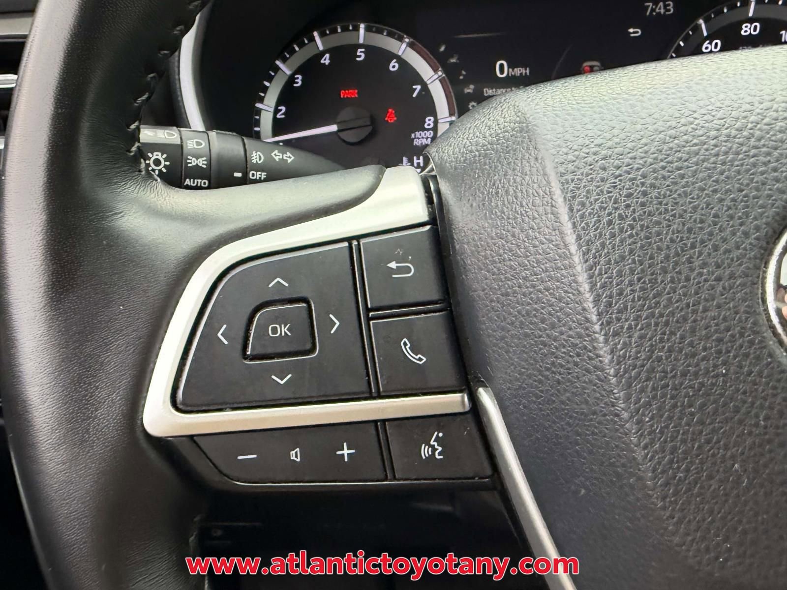 Used 2023 Toyota Highlander XLE image 34