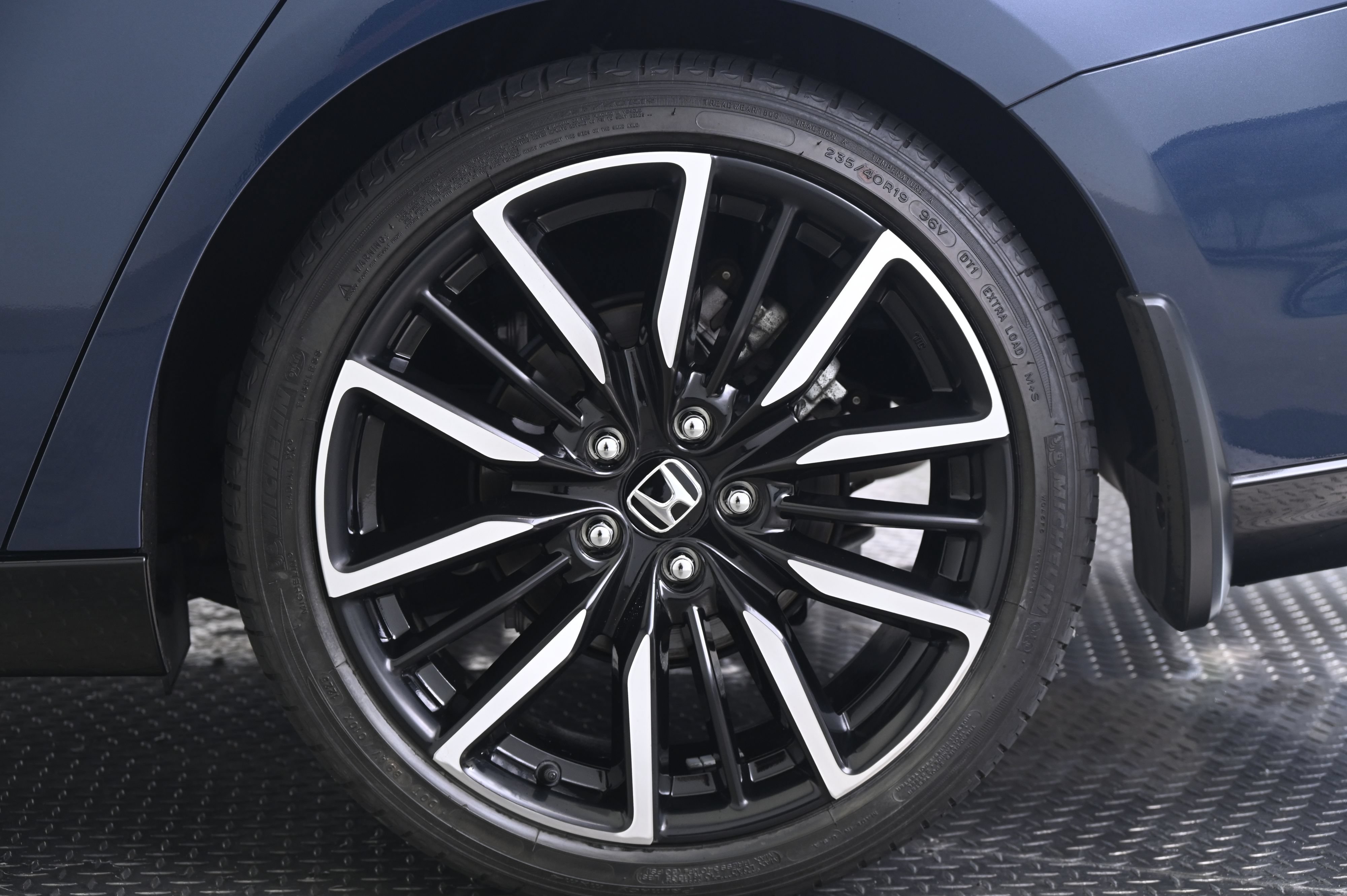 Used 2023 Honda Accord Touring image 12