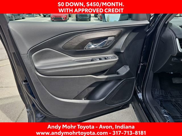 Used 2024 GMC Terrain SLE image 11