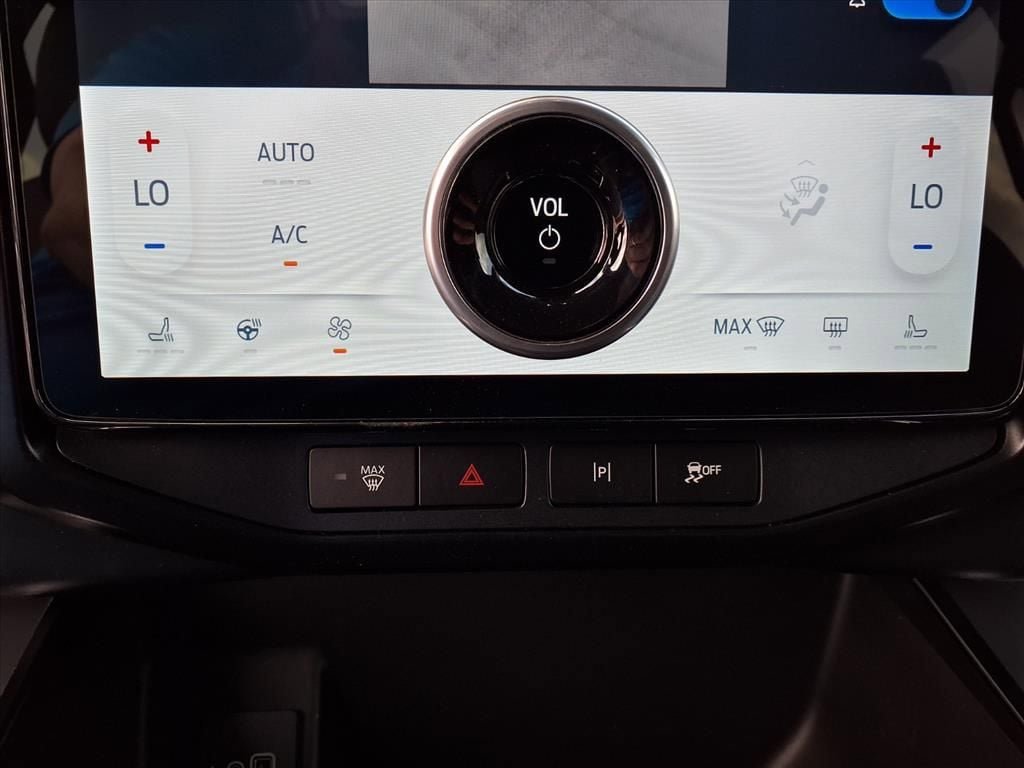 New 2025 Ford F150 Lightning Flash image 17