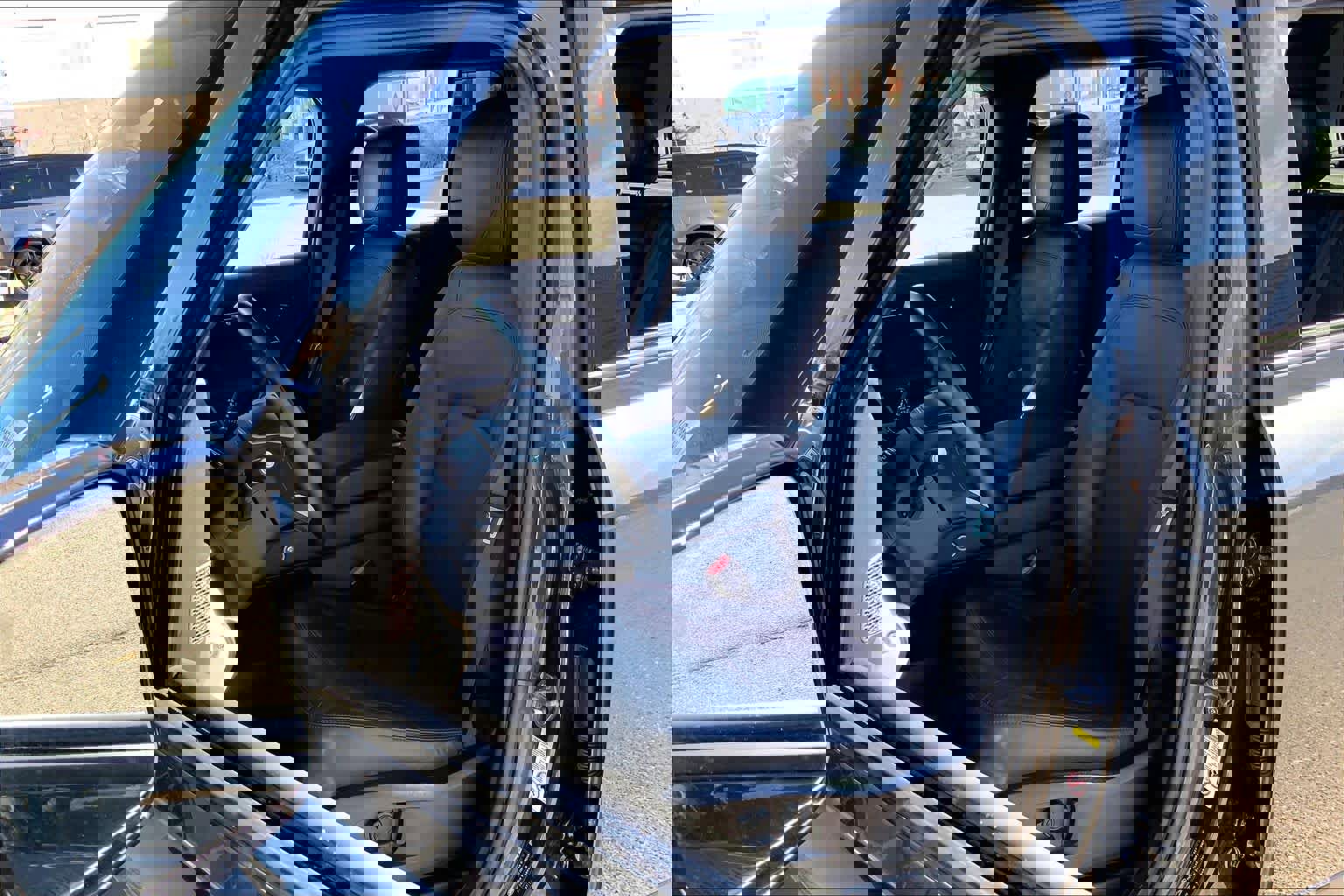 Used 2024 Land Rover Defender 110 SE image 7