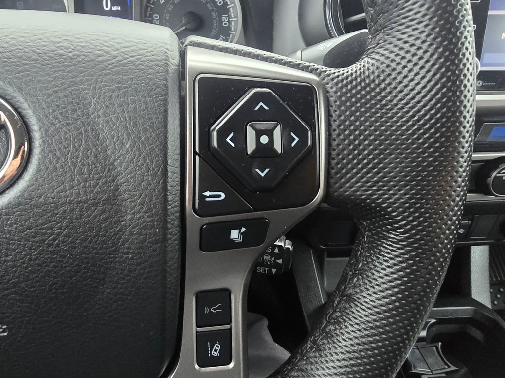 Certified 2023 Toyota Tacoma SR5 AWD/4WD image 22