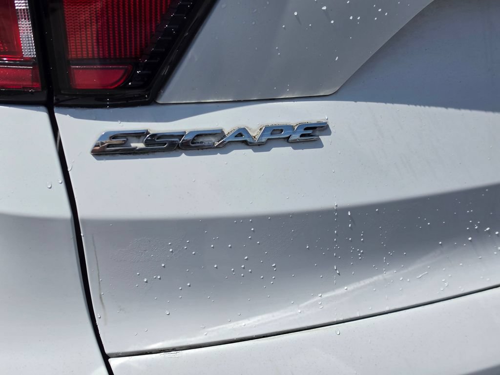 Used 2017 Ford Escape SE FWD image 11