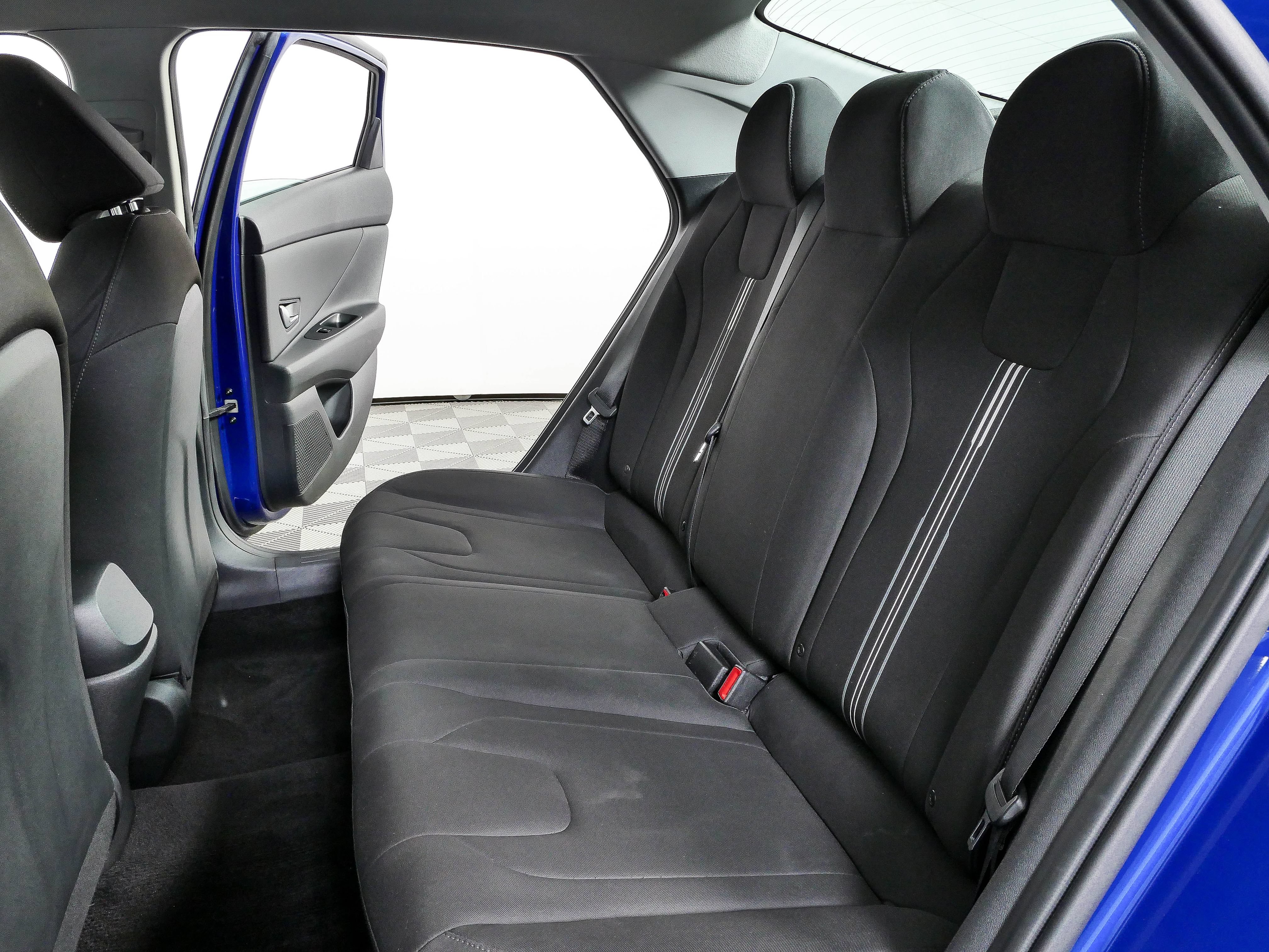Used 2021 Hyundai Elantra SEL w/ Convenience Package FWD image 18