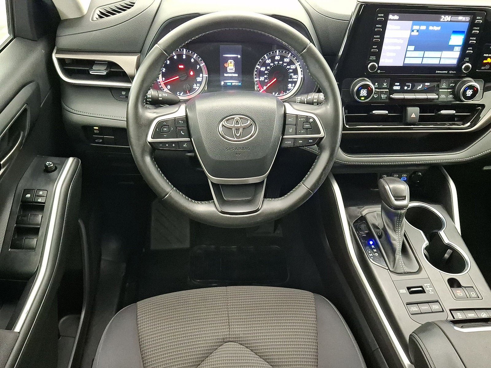 Used 2022 Toyota Highlander LE AWD/4WD image 12