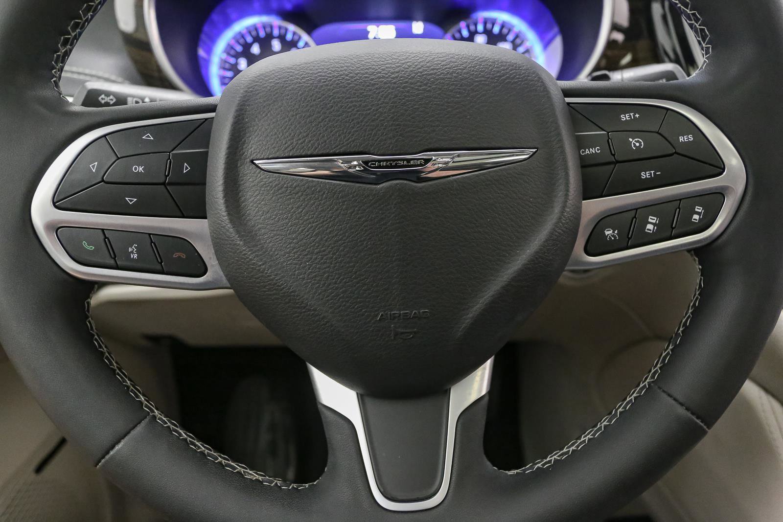 Used 2022 Chrysler Pacifica Limited w/ Uconnect Theater Family Group AWD/4WD image 41