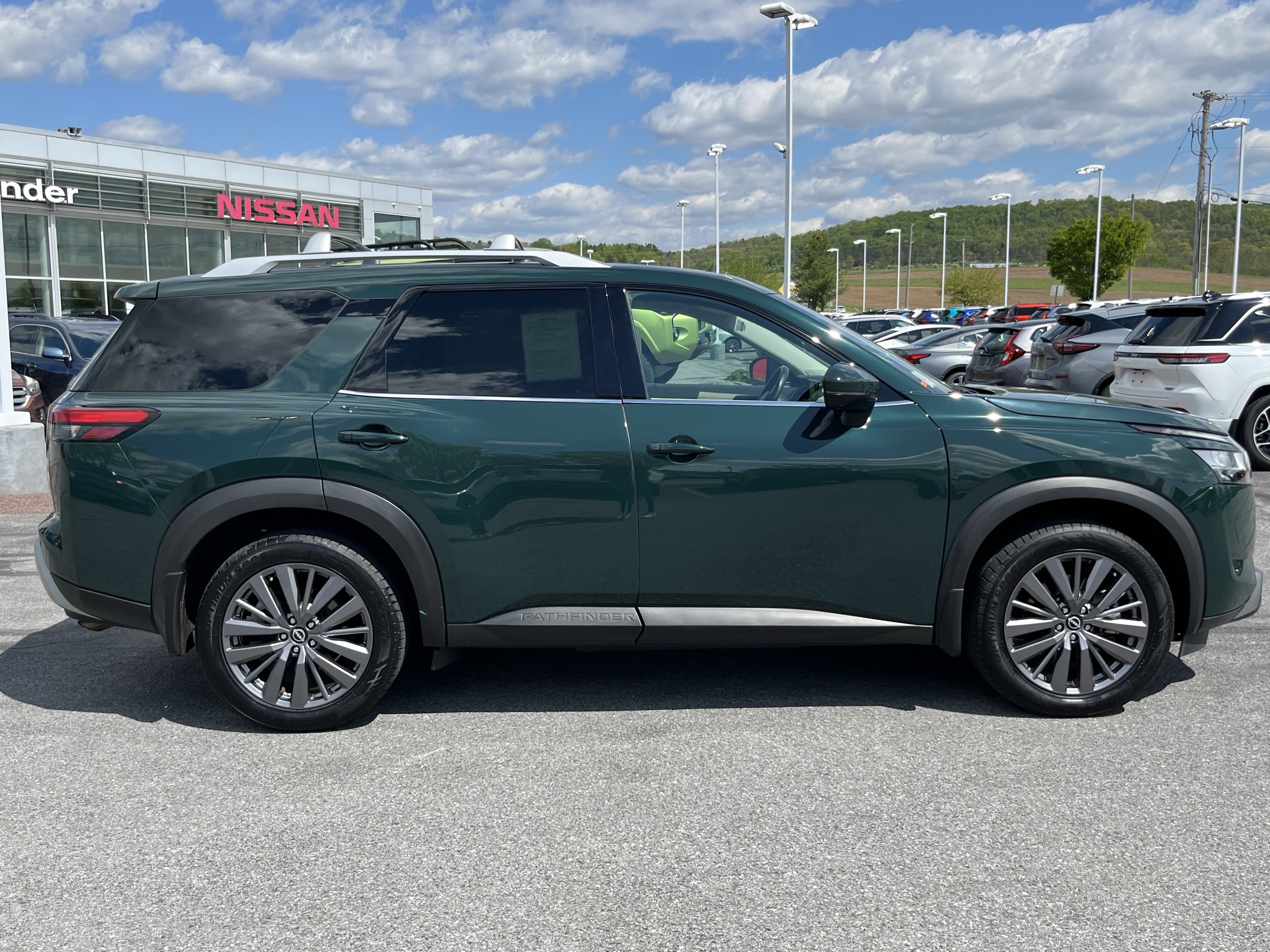 Used 2023 Nissan Pathfinder SL w/ SL Premium Package AWD/4WD video 2