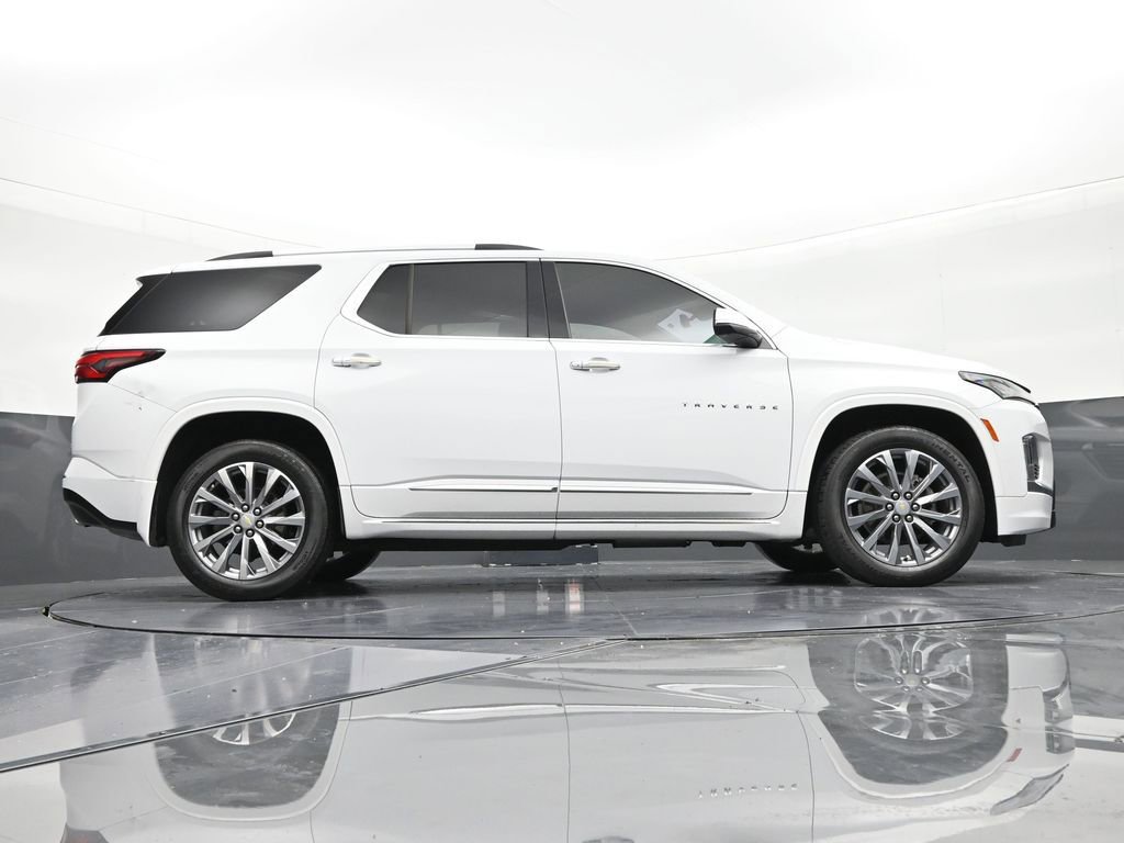 Used 2022 Chevrolet Traverse Premier FWD image 25