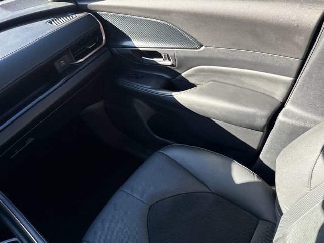 Used 2025 Toyota Grand Highlander AWD Hybrid image 16