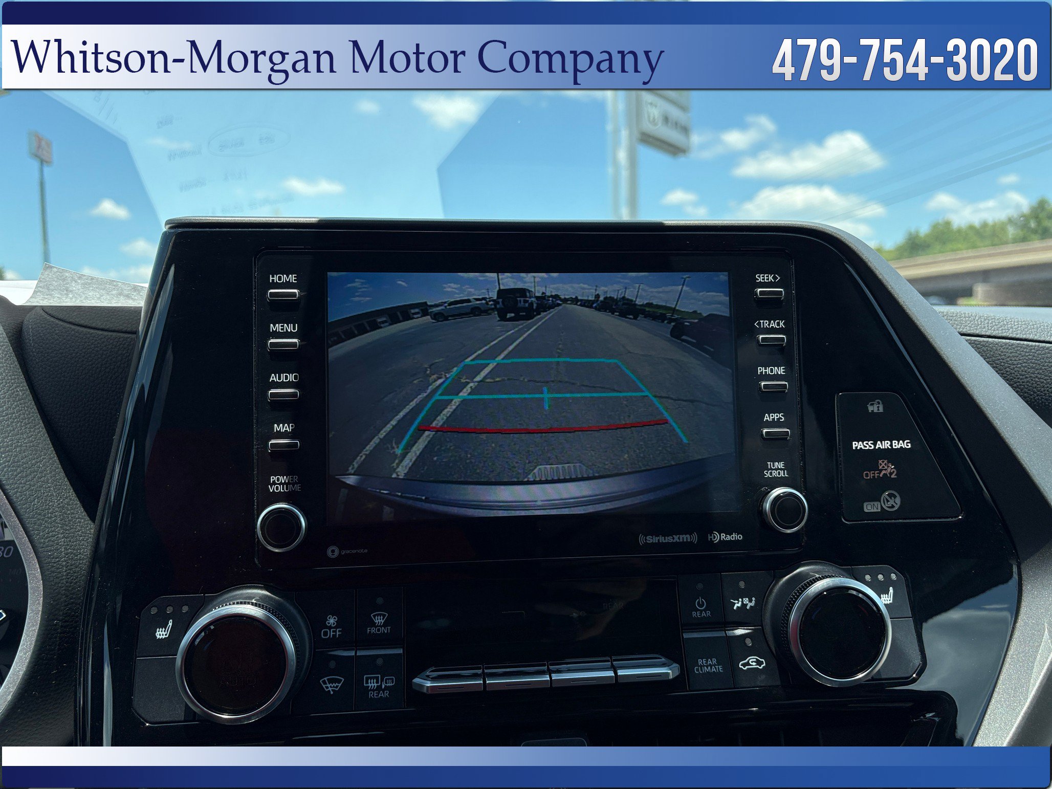 Used 2022 Toyota Highlander XLE AWD/4WD image 30