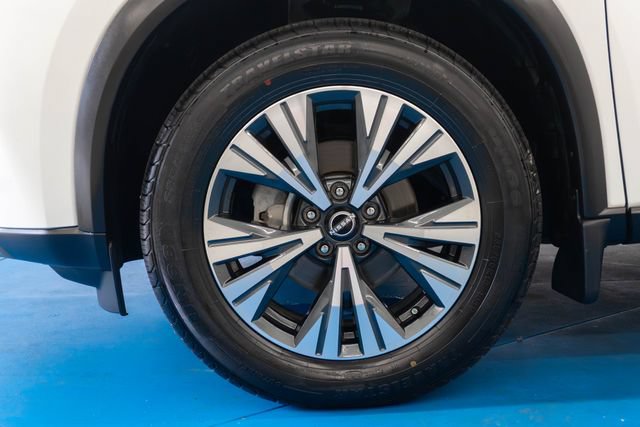 Used 2023 Nissan Rogue SV w/ SV Premium B Package FWD image 2