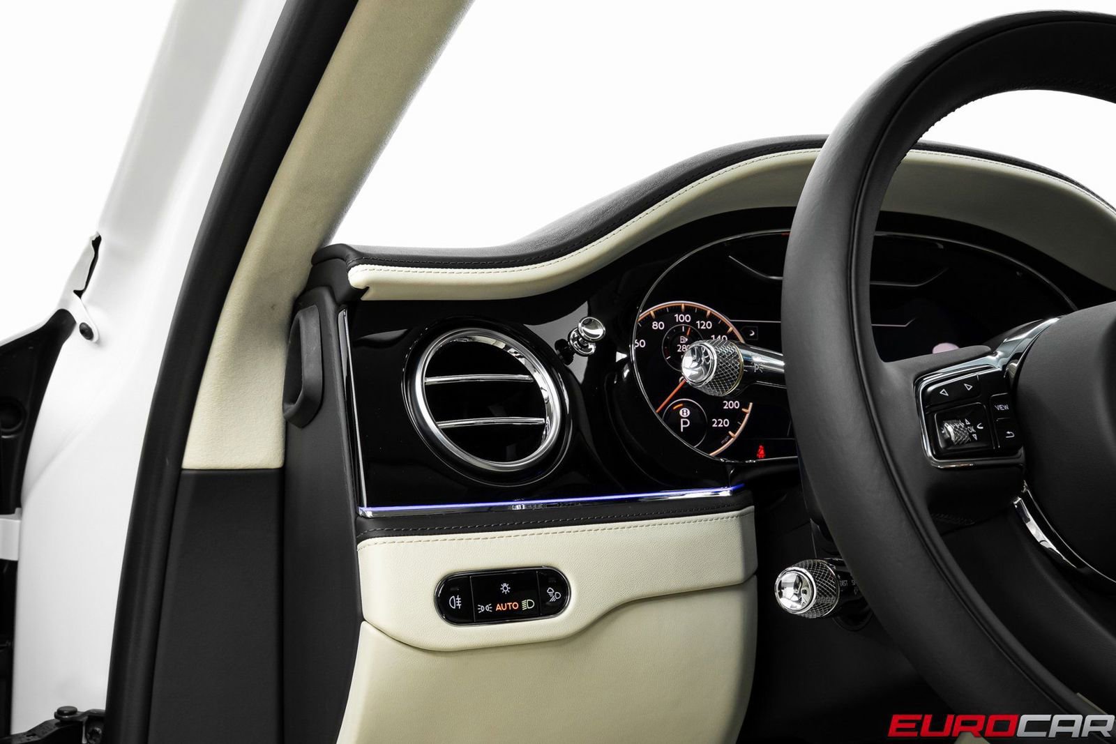 Used 2023 Bentley Flying Spur V8 AWD/4WD image 21