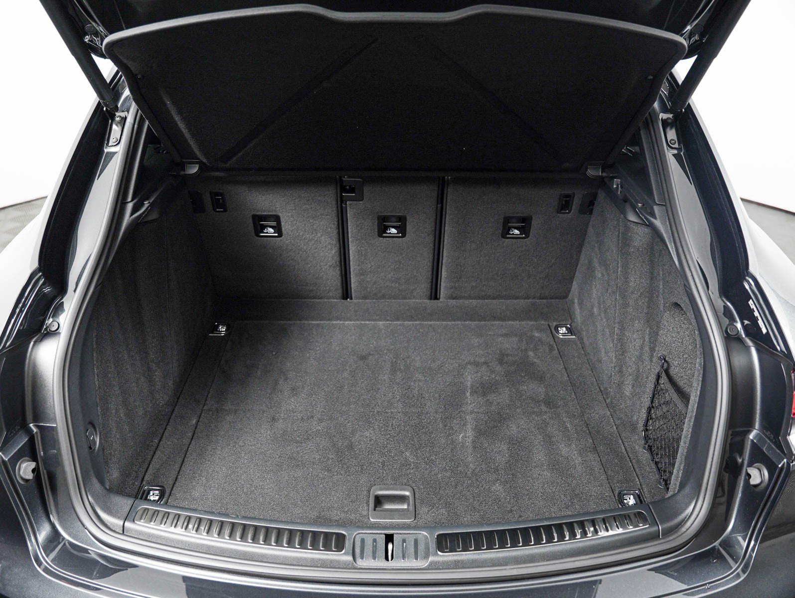 Certified 2026 Porsche Macan AWD/4WD image 27