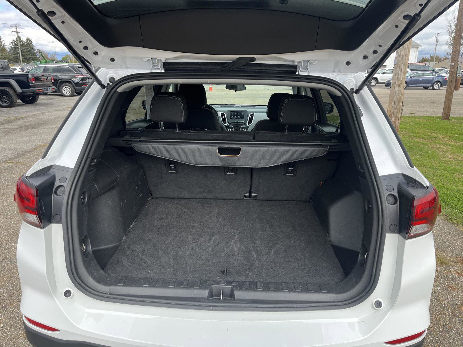 Used 2023 Chevrolet Equinox LS image 30