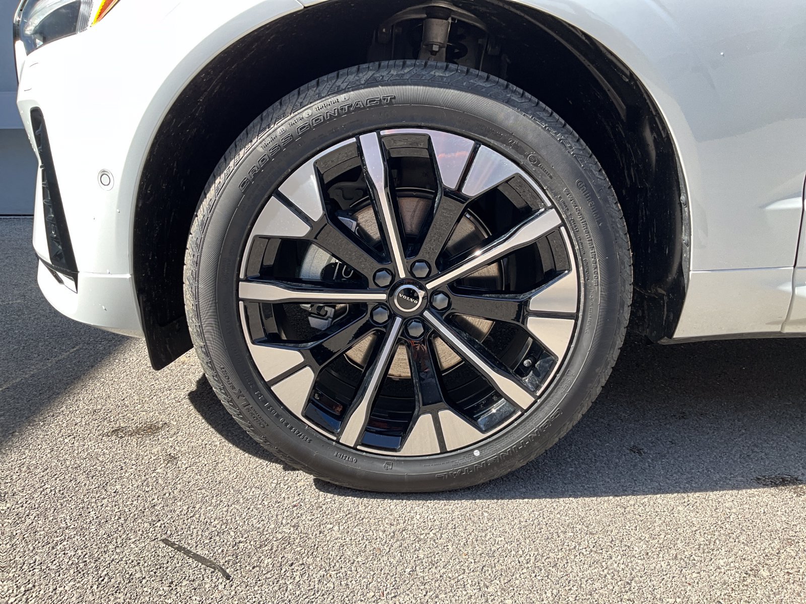 New 2026 Volvo XC60 B5 Plus w/ Climate Package AWD/4WD image 32