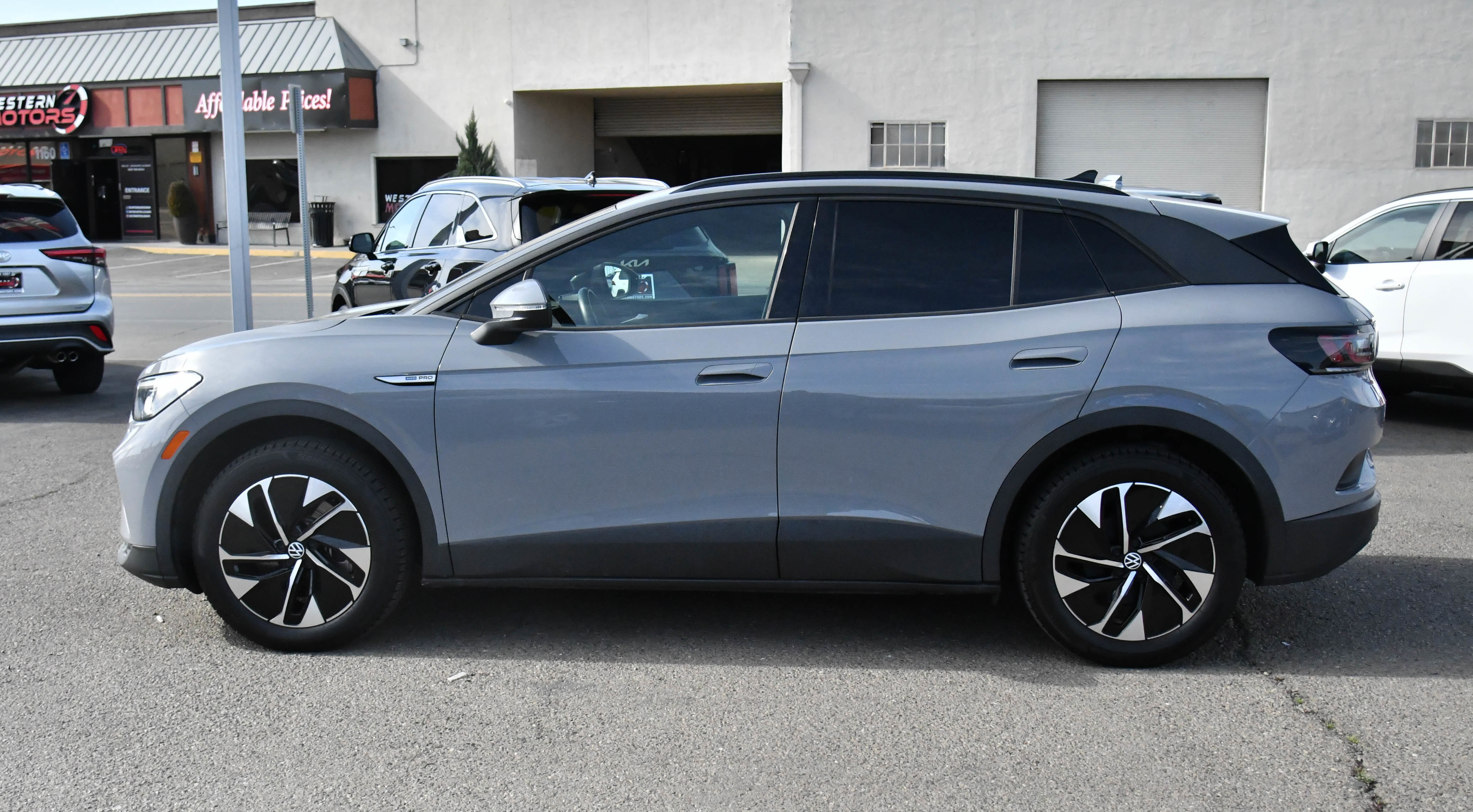 Used 2021 Volkswagen ID.4 Pro image 4