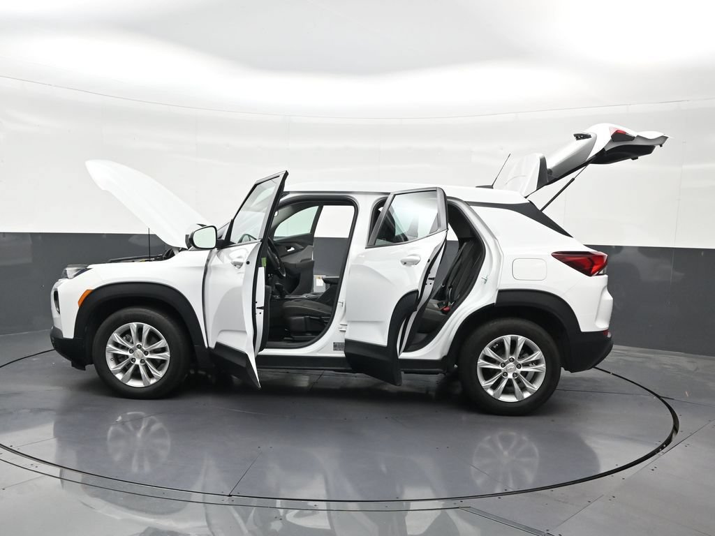 Used 2023 Chevrolet TrailBlazer LS FWD image 33