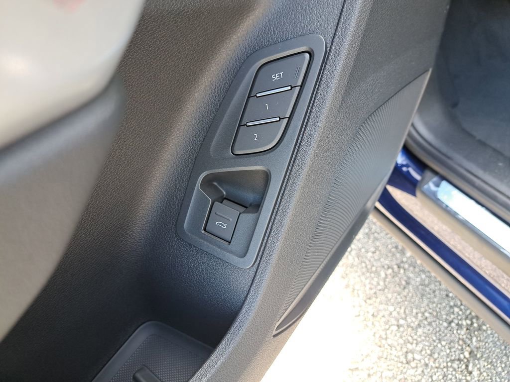 New 2025 Audi Q3 2.0T Premium image 21