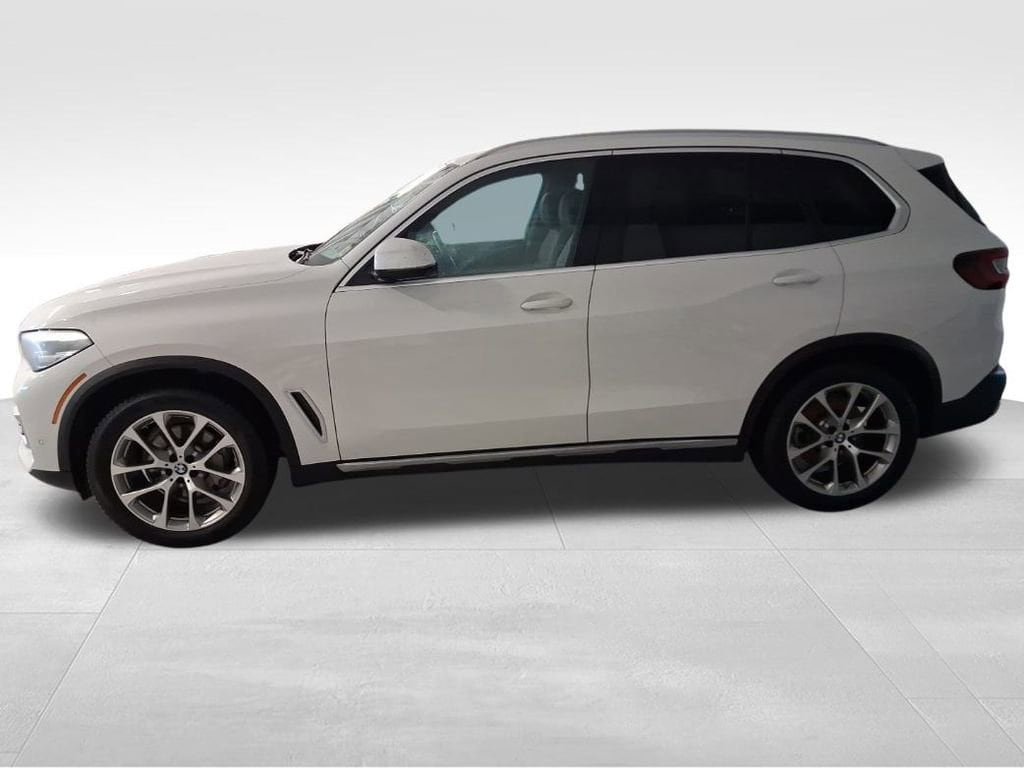 Used 2022 BMW X5 xDrive40i w/ Premium Package AWD/4WD image 2