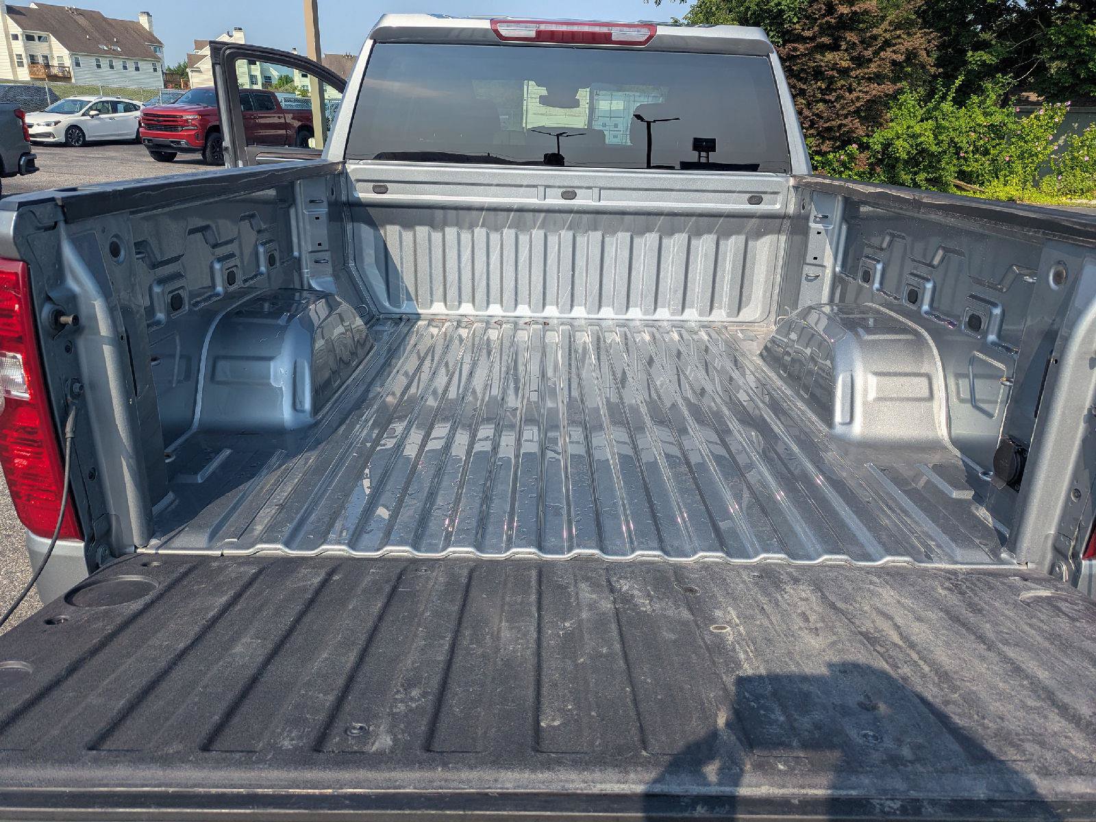 Used 2025 Chevrolet Silverado 1500 LT AWD/4WD image 25
