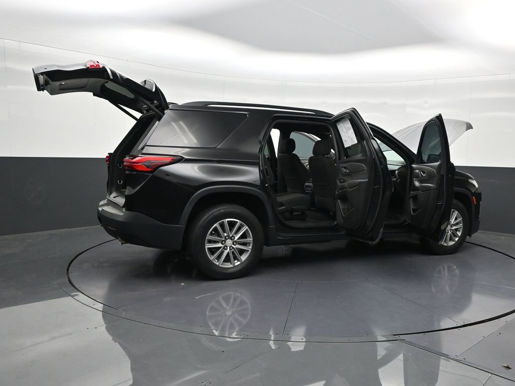 Used 2022 Chevrolet Traverse LT image 32