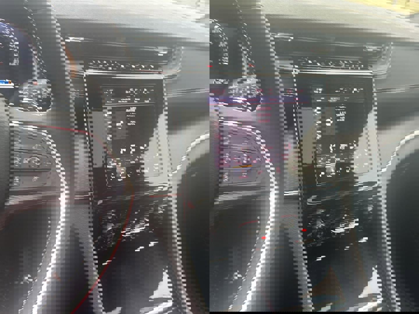 New 2025 Jeep Grand Cherokee L Altitude image 15