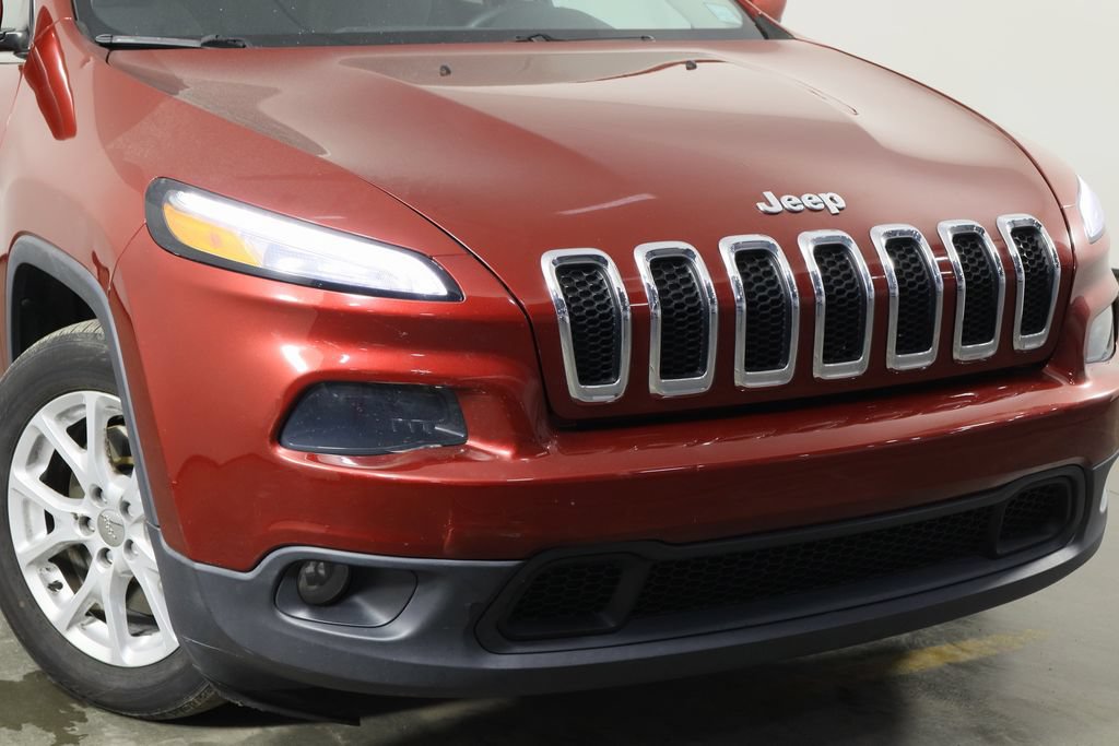 Used 2015 Jeep Cherokee Latitude w/ Comfort/Convenience Group FWD image 41