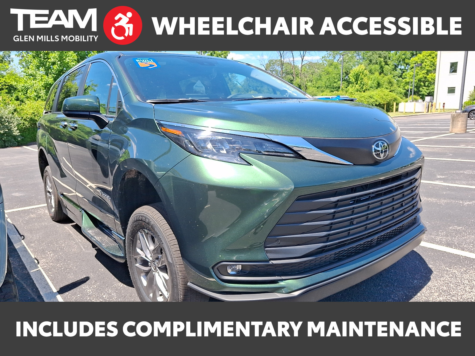 Used 2026 Toyota Sienna XLE FWD image 1