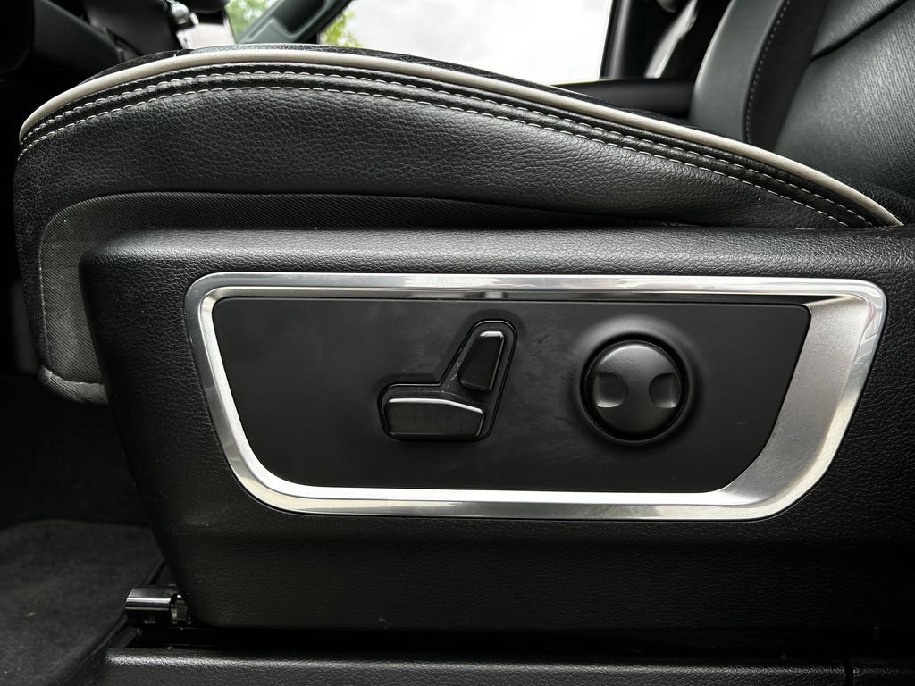 Used 2025 RAM 1500 Laramie AWD/4WD image 30
