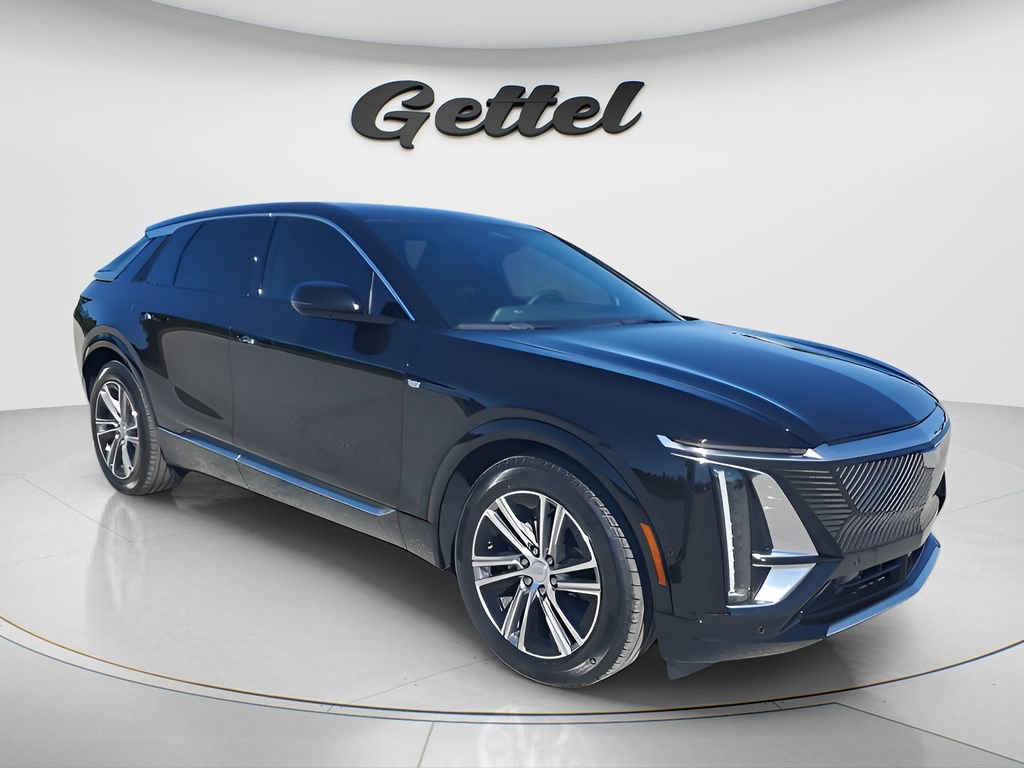 Used 2025 Cadillac Lyriq Luxury image 2