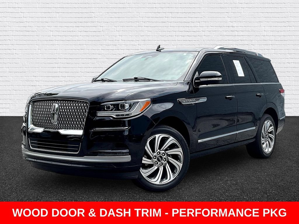 Used 2023 Lincoln Navigator Reserve RWD image 1
