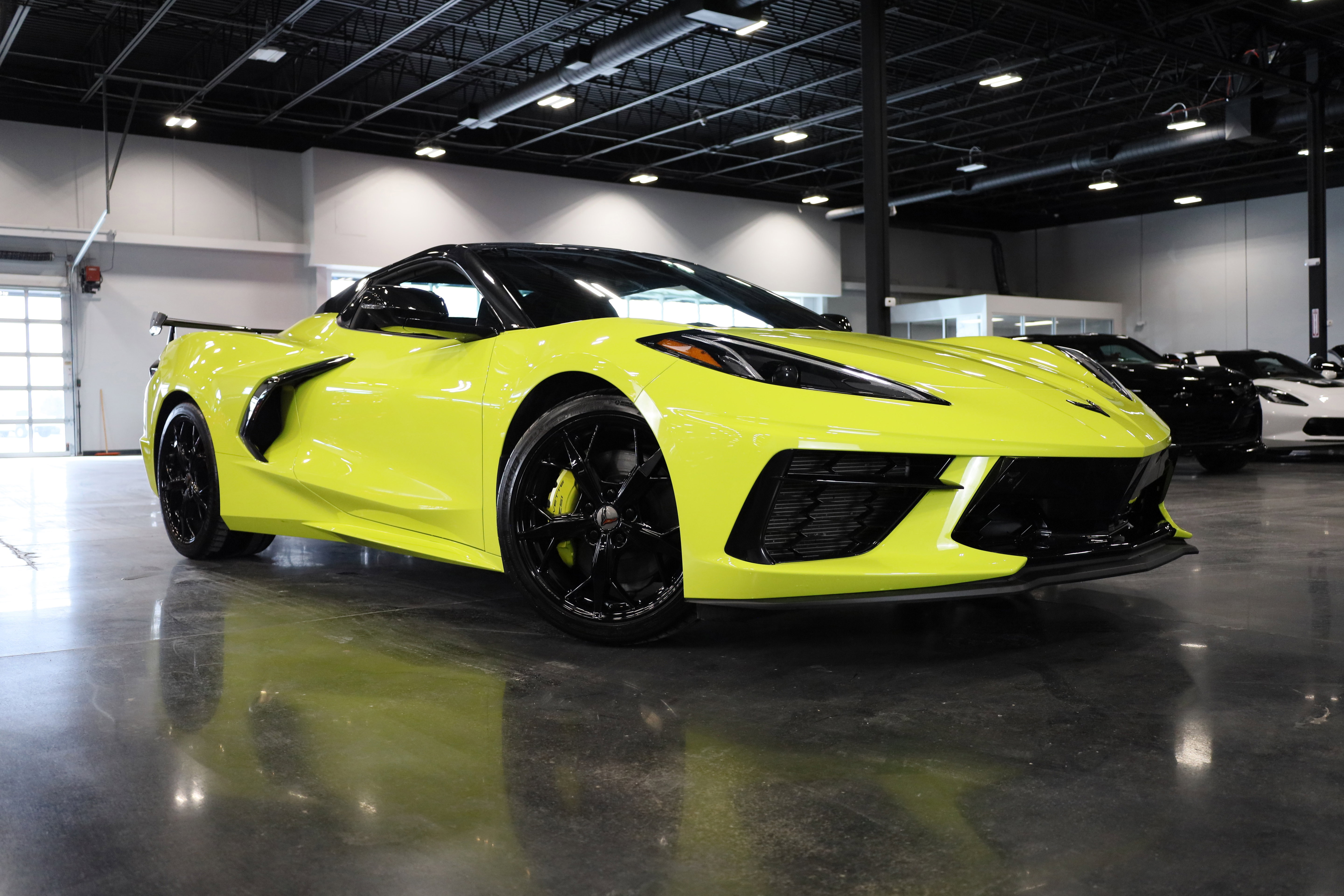 Used 2022 Chevrolet Corvette Stingray Premium Conv w/ Z51 Performance Package image 2