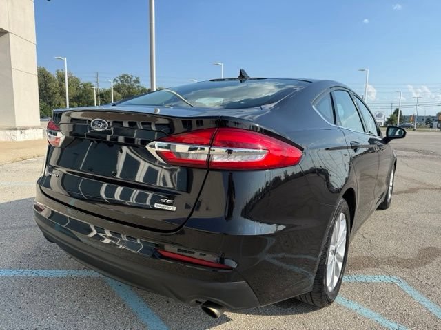 Used 2020 Ford Fusion SE FWD image 4