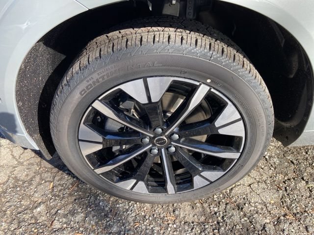 New 2026 Volvo XC60 T8 Plus w/ Climate Package AWD/4WD image 9