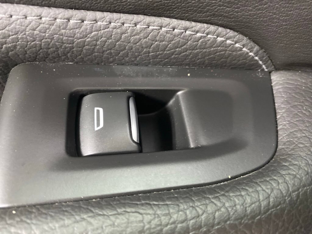 Used 2022 GMC Yukon XL Denali AWD/4WD image 41