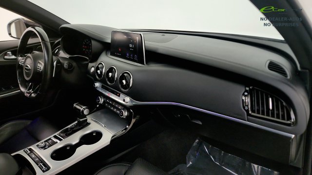 Used 2020 Kia Stinger GT1 RWD image 34