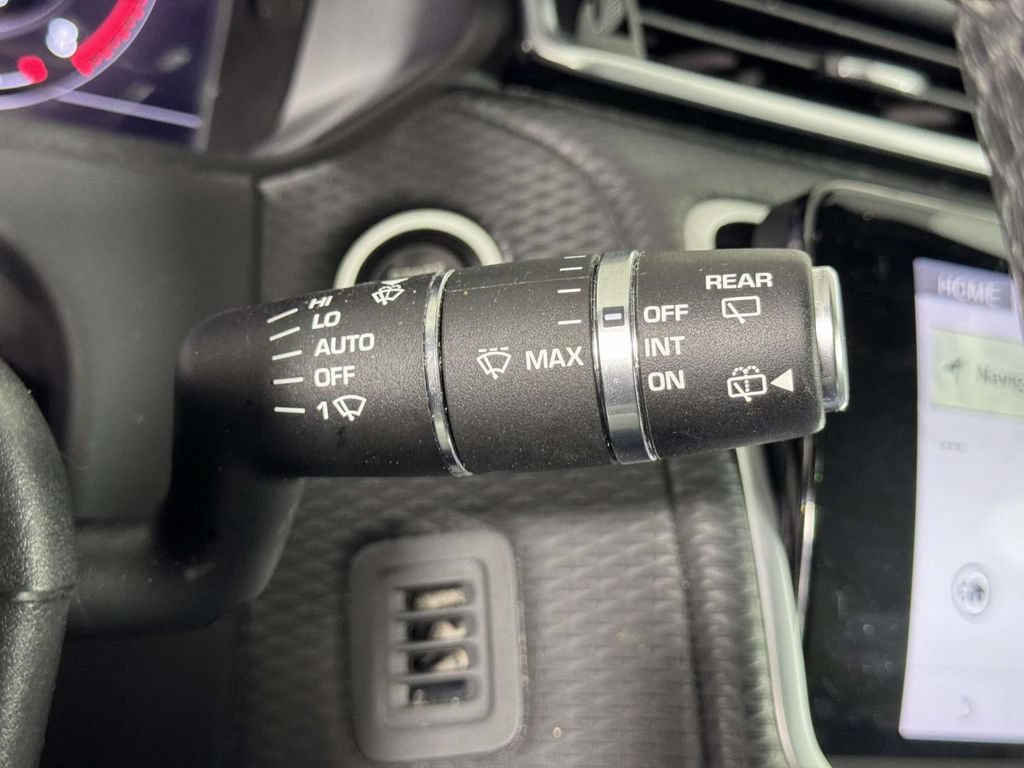 Used 2020 Land Rover Range Rover Velar R-Dynamic S AWD/4WD image 24