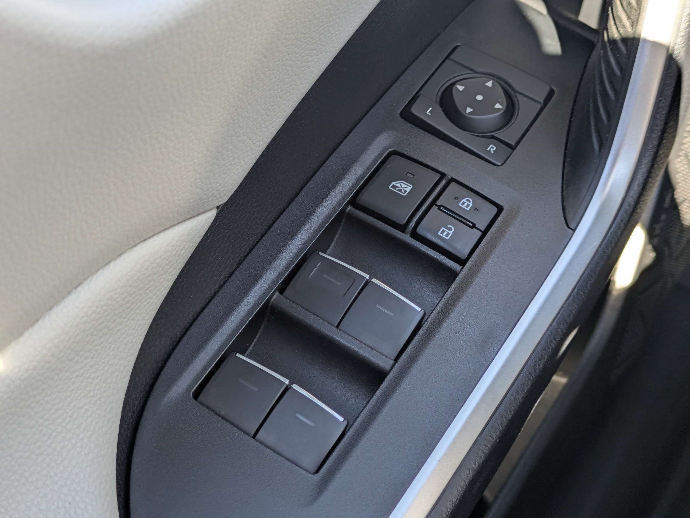 Used 2025 Toyota RAV4 XLE Premium w/ Weather Package FWD image 24