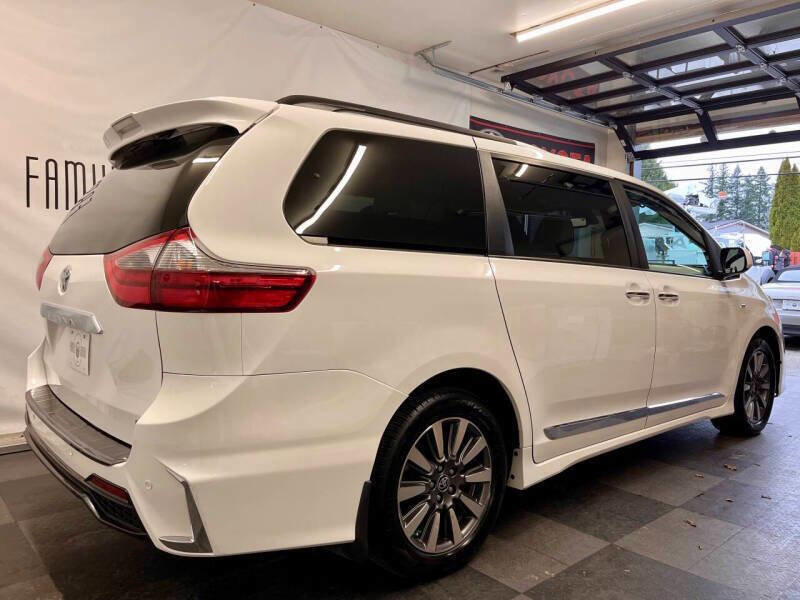 Used 2020 Toyota Sienna LE w/ LE Preferred Package AWD/4WD image 4