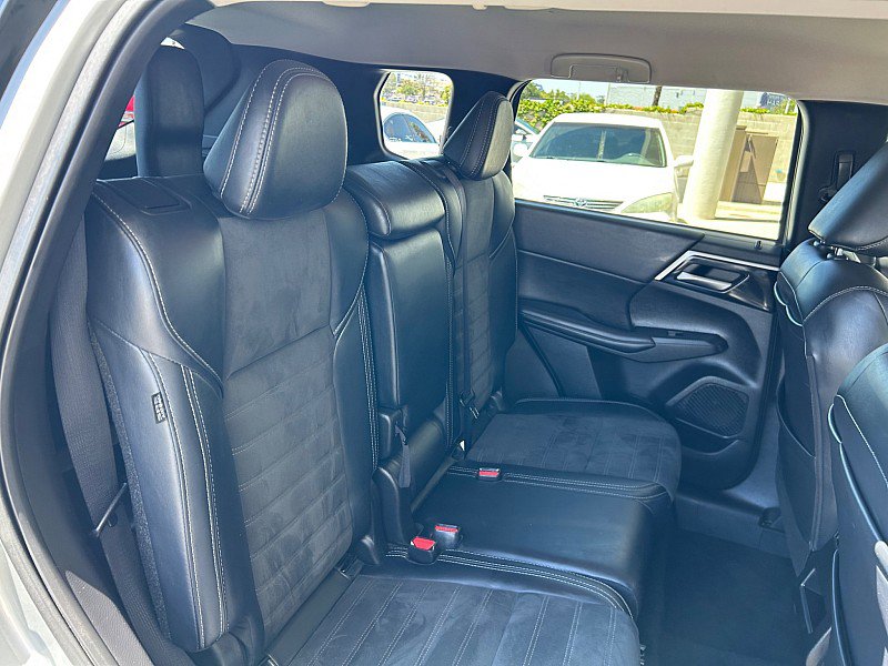 Used 2024 Mitsubishi Outlander AWD image 27