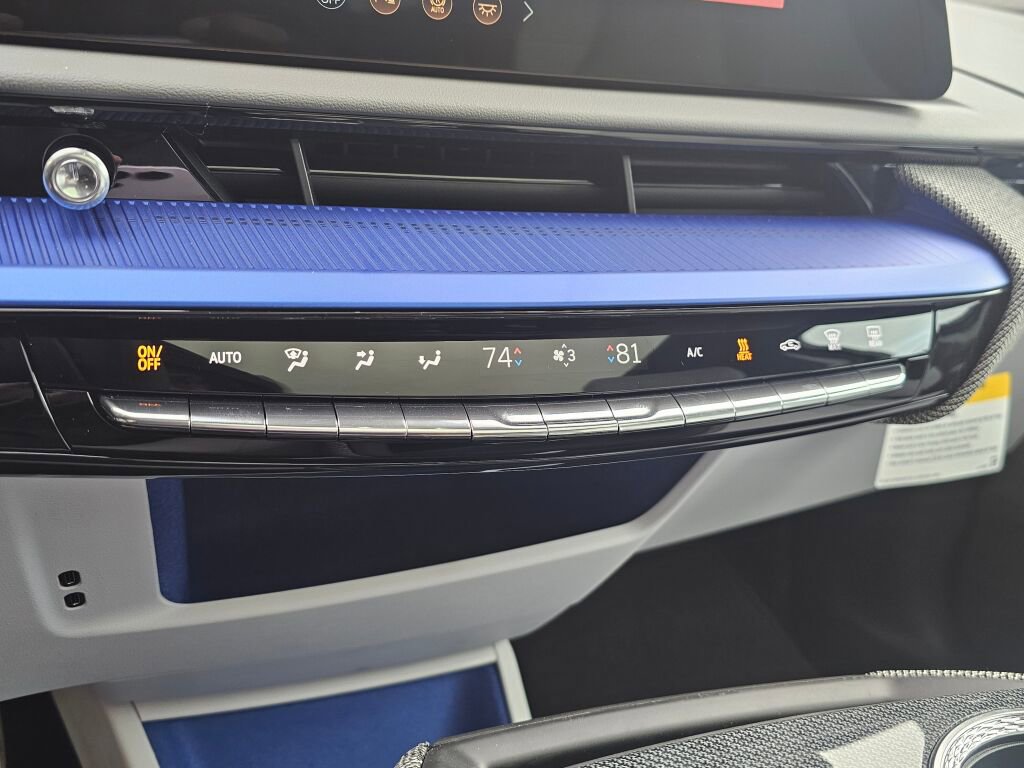 New 2026 Cadillac Optiq Luxury 1 image 38